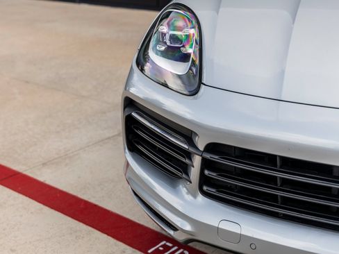 Certified 2021 Porsche Cayenne AWD/4WD image 20