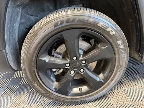 Used 2023 Jeep Grand Cherokee L Laredo AWD/4WD image 44