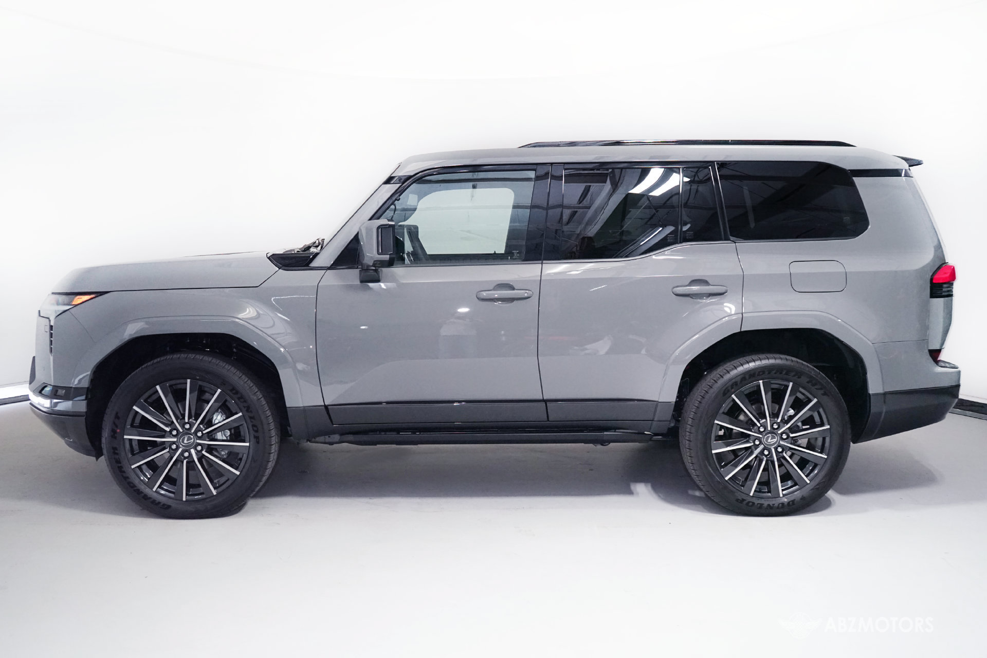 Used 2026 Lexus GX 550 AWD/4WD image 3