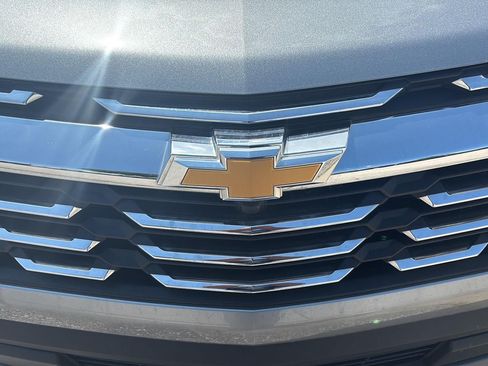 Used 2026 Chevrolet Equinox LT FWD image 8