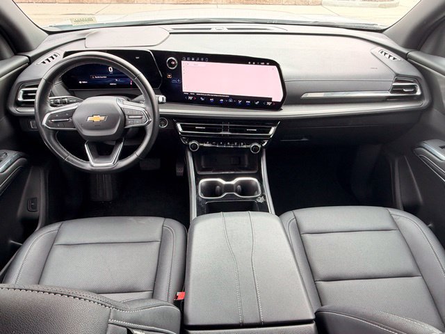 Used 2025 Chevrolet Traverse LT FWD image 14