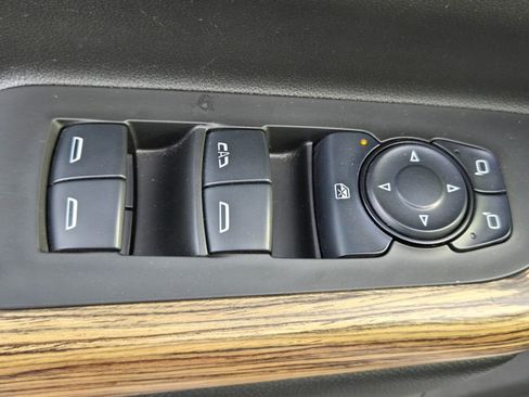 Used 2017 GMC Acadia Denali image 21