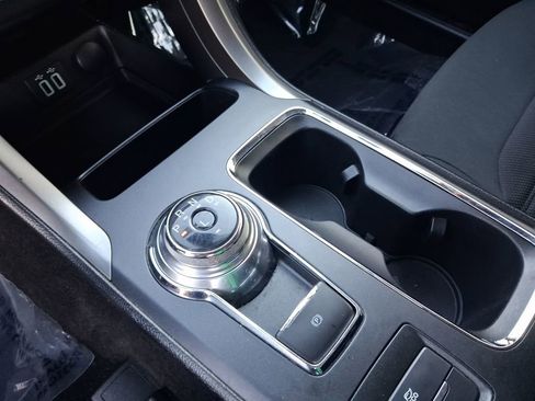 Used 2020 Ford Fusion SE image 25