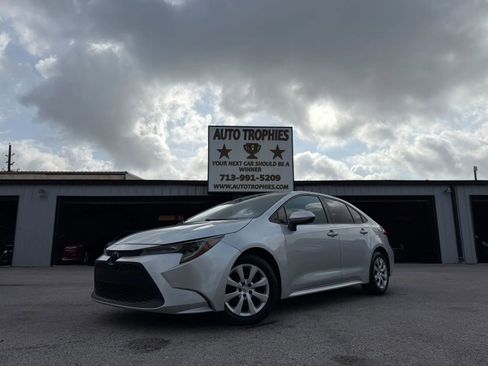 Used 2021 Toyota Corolla LE image 37