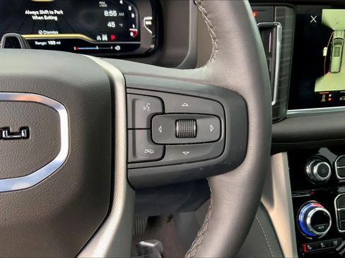 Used 2024 GMC Yukon Denali w/ Advanced Technology Package image 24