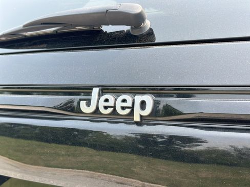 Used 2023 Jeep Grand Cherokee Summit image 12