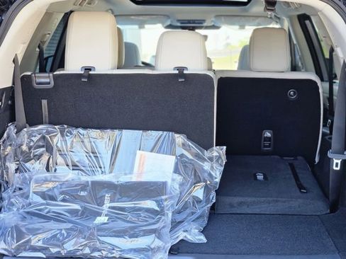 New 2026 Nissan Pathfinder SL w/ SL Premium Package (P04) FWD image 31