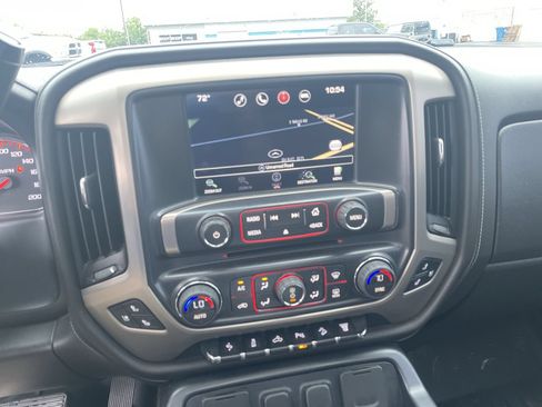 Used 2016 GMC Sierra 2500 Denali w/ Suspension Package, Off-Road AWD/4WD image 14