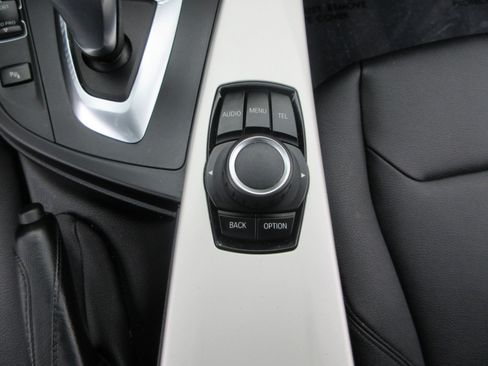 Used 2016 BMW 320i Sedan image 44