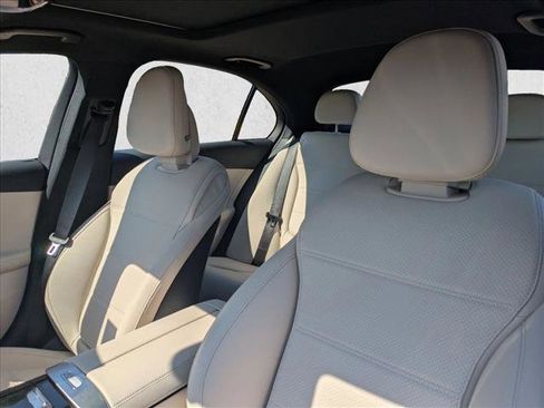 Used 2025 Mercedes-Benz C 300 Sedan image 4