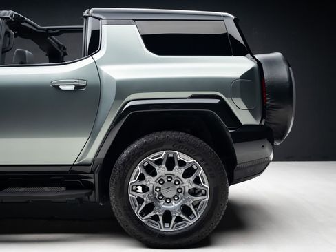 Used 2024 GMC Hummer EV 3X AWD/4WD image 23