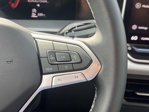 New 2026 Volkswagen Tiguan SE image 18