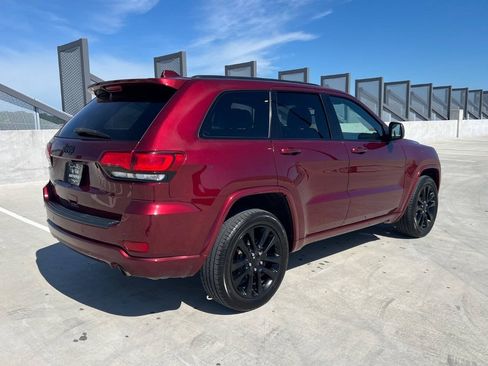 Used 2019 Jeep Grand Cherokee Altitude AWD/4WD image 8