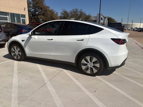 Used 2023 Tesla Model Y Long Range image 19