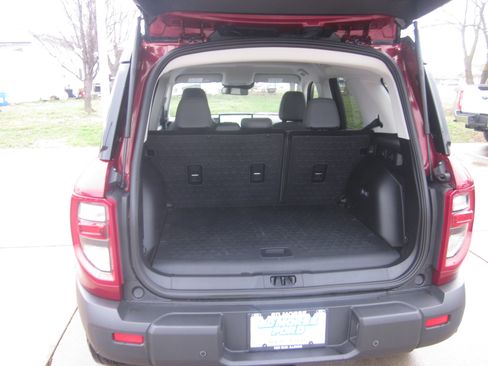 Used 2025 Ford Bronco Sport Badlands image 9