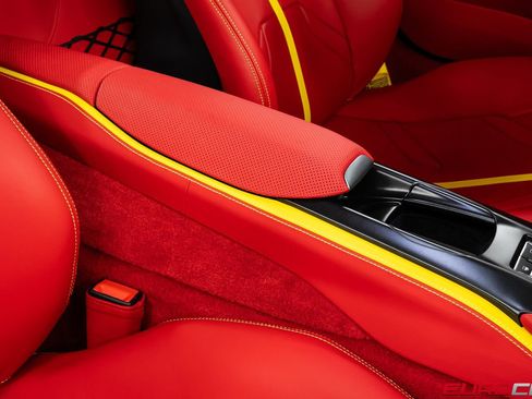 Used 2020 Ferrari 812 Superfast RWD image 42
