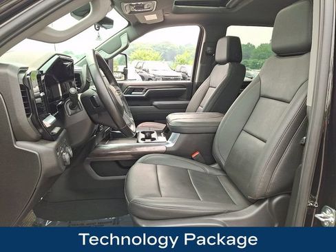 Used 2026 Chevrolet Silverado 2500 LTZ w/ LTZ Convenience Package AWD/4WD image 2