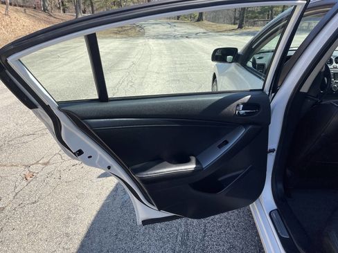 Used 2011 Nissan Altima 3.5 SR w/ 3.5SR Premium Pkg image 22