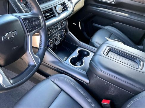 Used 2024 Chevrolet Tahoe Z71 w/ Z71 Off-Road Package AWD/4WD image 16