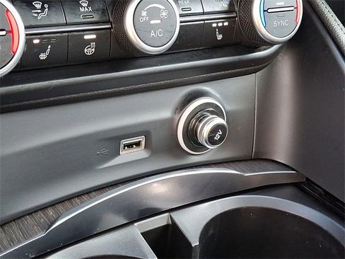 Used 2022 Alfa Romeo Stelvio Ti image 25