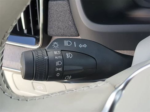 New 2026 Volvo XC90 B6 Ultra w/ Protection Package image 25