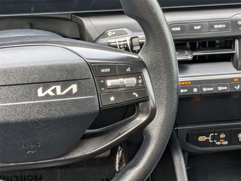 Used 2025 Kia K4 LXS image 24