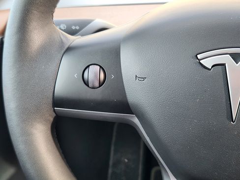 Used 2023 Tesla Model Y Long Range image 20