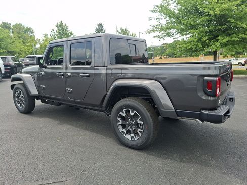 New 2026 Jeep Gladiator Sport AWD/4WD image 3