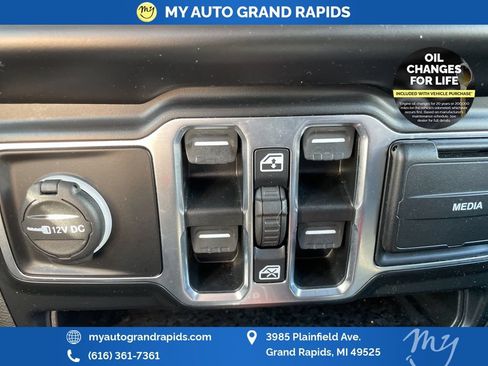 Used 2022 Jeep Wrangler Unlimited Sport AWD/4WD image 20