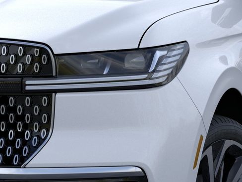New 2026 Lincoln Navigator Reserve AWD/4WD image 18