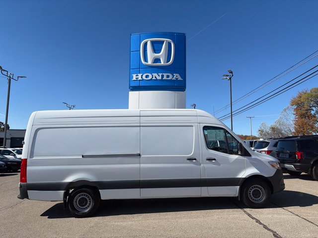 Used 2025 Mercedes-Benz Sprinter 2500 image 1