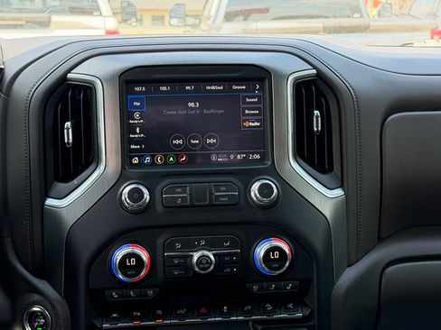 Used 2021 GMC Sierra 1500 Denali w/ Denali Ultimate Package AWD/4WD image 11
