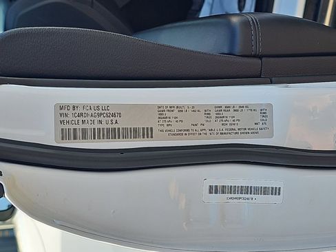 Used 2023 Dodge Durango SXT RWD image 37