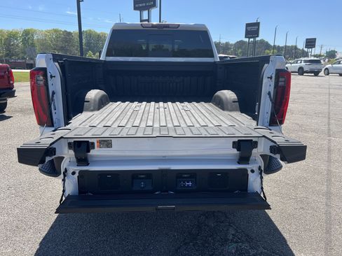 Used 2024 GMC Sierra 2500 Denali Ultimate w/ Max Trailering Package AWD/4WD image 19