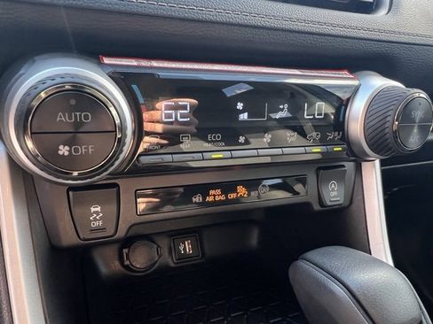 Used 2024 Toyota RAV4 XLE image 18