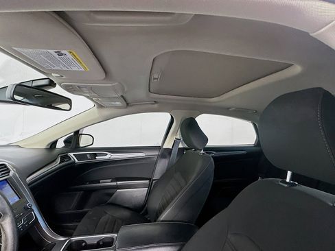 Used 2020 Ford Fusion SE FWD image 21