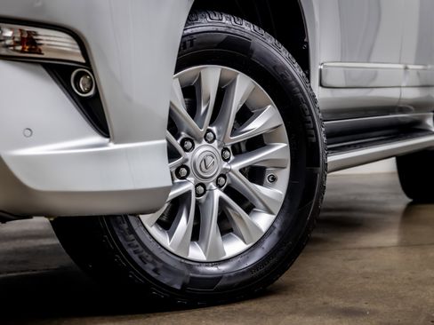 Used 2015 Lexus GX 460 w/ Premium Package AWD/4WD image 20