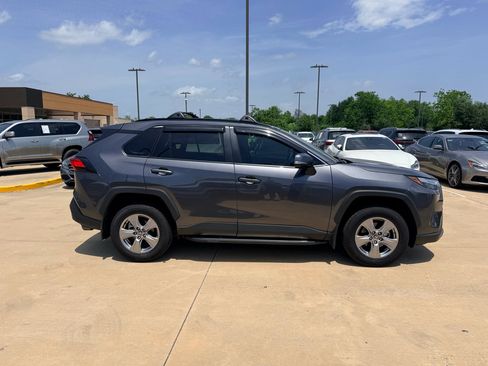 Used 2025 Toyota RAV4 XLE w/ Convenience Package FWD image 5