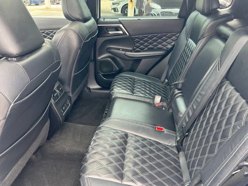 Used 2023 Mitsubishi Outlander SEL AWD/4WD image 9
