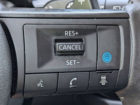 Used 2025 Nissan Pathfinder SV AWD/4WD image 14
