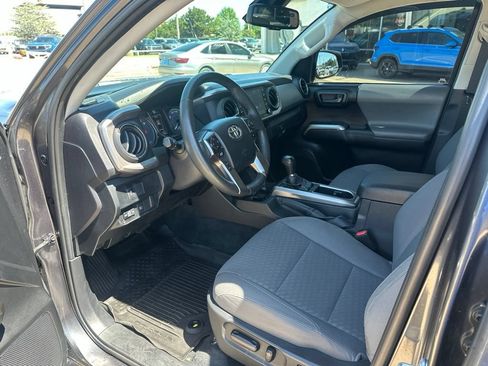 Used 2022 Toyota Tacoma SR5 w/ Technology Package RWD image 11