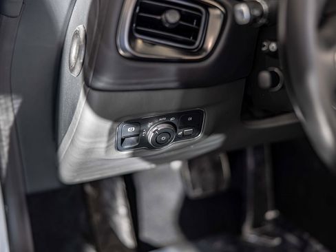 Used 2023 Aston Martin V8 Vantage image 14