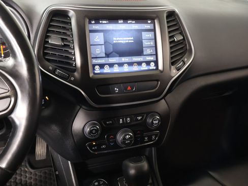 Used 2020 Jeep Cherokee Trailhawk w/ Cold Weather Group image 5