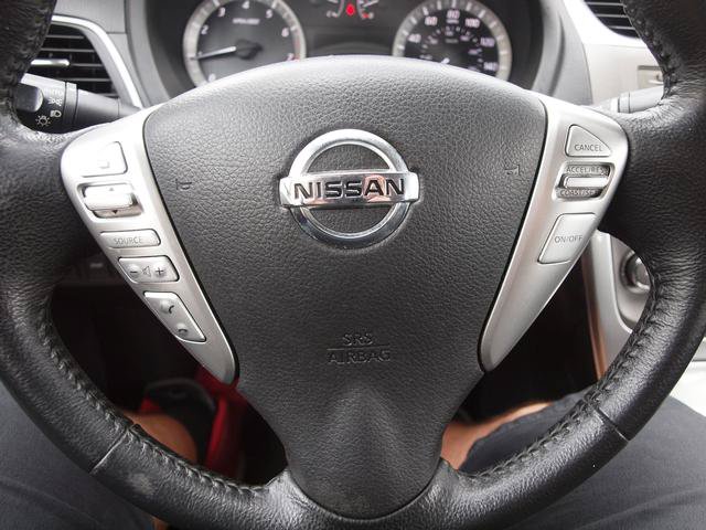 Used 2014 Nissan Sentra SR w/ SR Driver Package FWD image 9