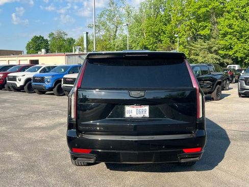 Used 2022 Cadillac Escalade Sport Platinum w/ LPO, Floor Liner Package AWD/4WD image 4