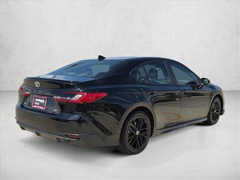 Used 2025 Toyota Camry SE FWD image 5