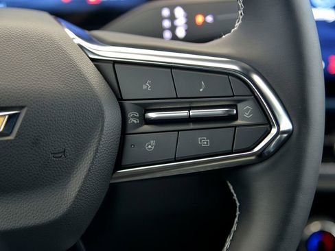 Used 2025 Chevrolet Equinox EV LT image 23