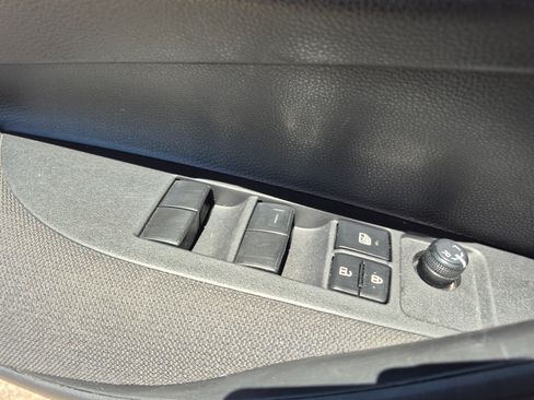 Used 2024 Toyota Corolla LE FWD image 14