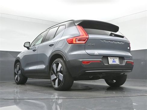 Used 2023 Volvo XC40 Recharge Ultimate image 40