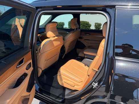 Used 2025 Jeep Grand Cherokee L Summit image 4